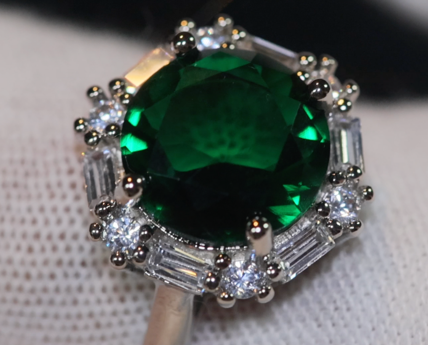 Green Diamond Ring | Green Diamond Engagement Ring
