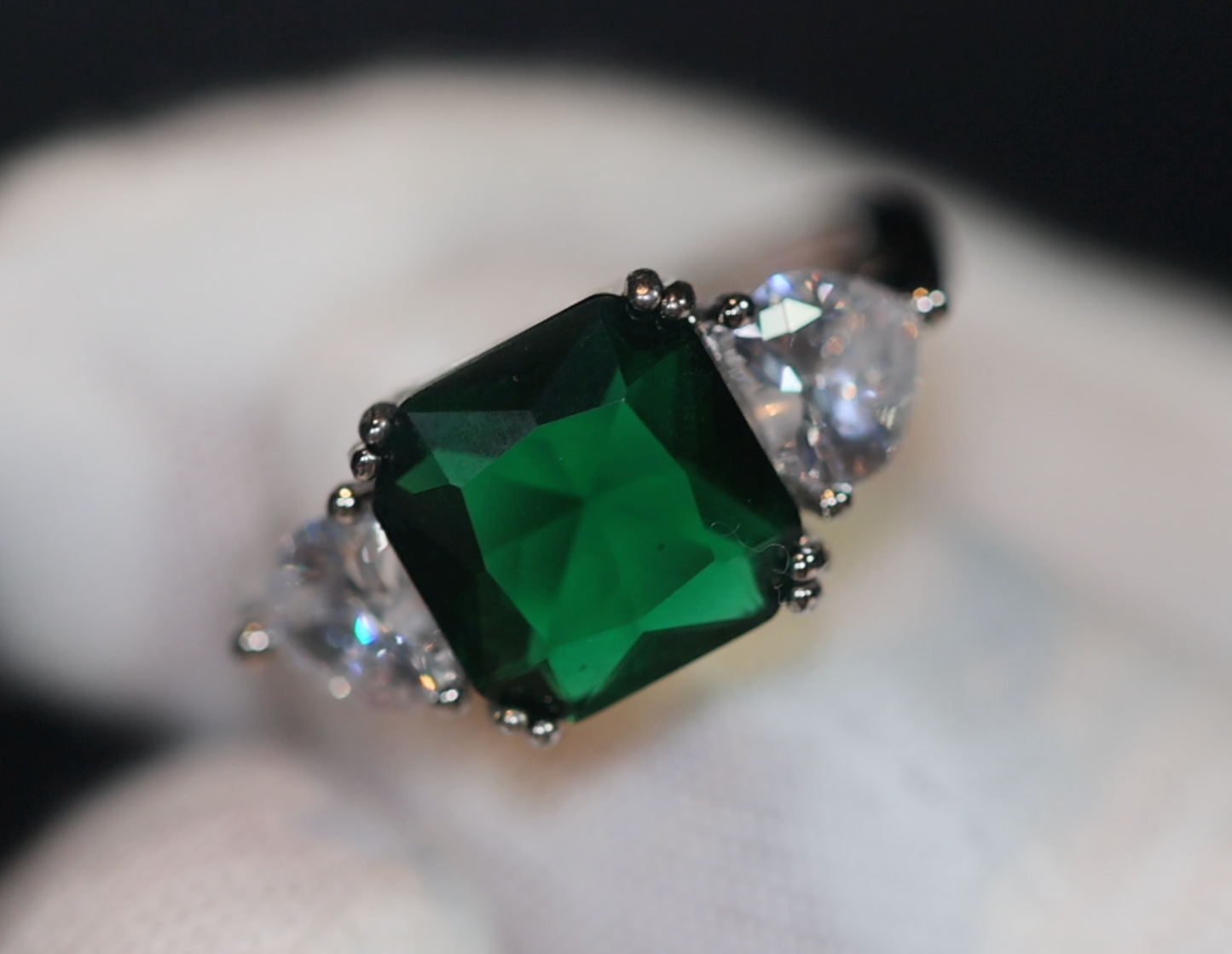 Green Diamond Ring | Emerald Green Diamond Ring