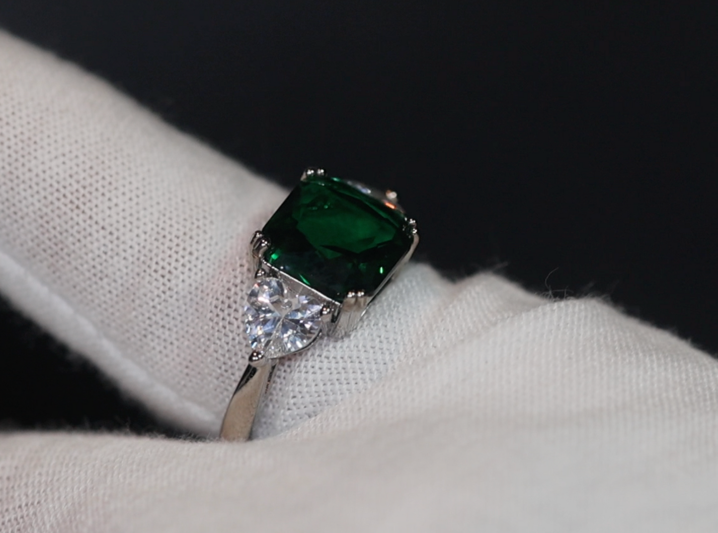 Green Diamond Ring | Emerald Green Diamond Ring