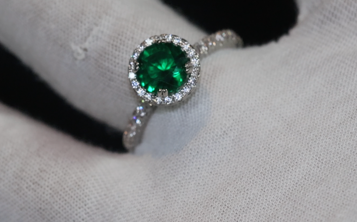 Green Diamond Ring | Green Diamond Engagement Ring | Green Wedding Ring