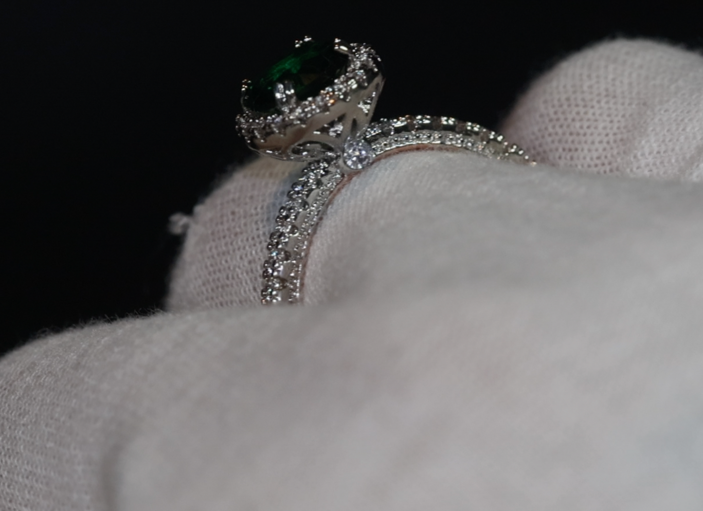 Green Diamond Ring | Green Diamond Engagement Ring | Green Wedding Ring