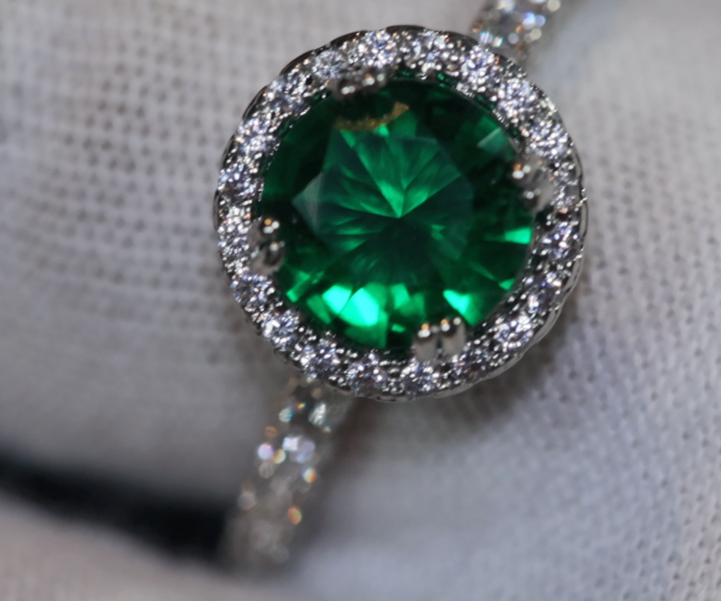 Green Diamond Ring | Green Diamond Engagement Ring | Green Wedding Ring