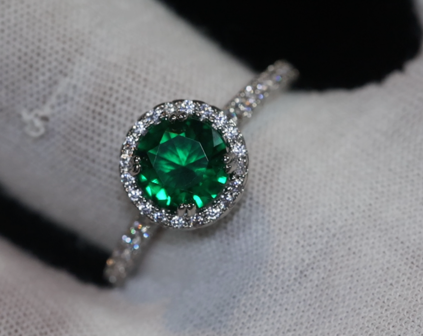 Green Diamond Ring | Green Diamond Engagement Ring | Green Wedding Ring