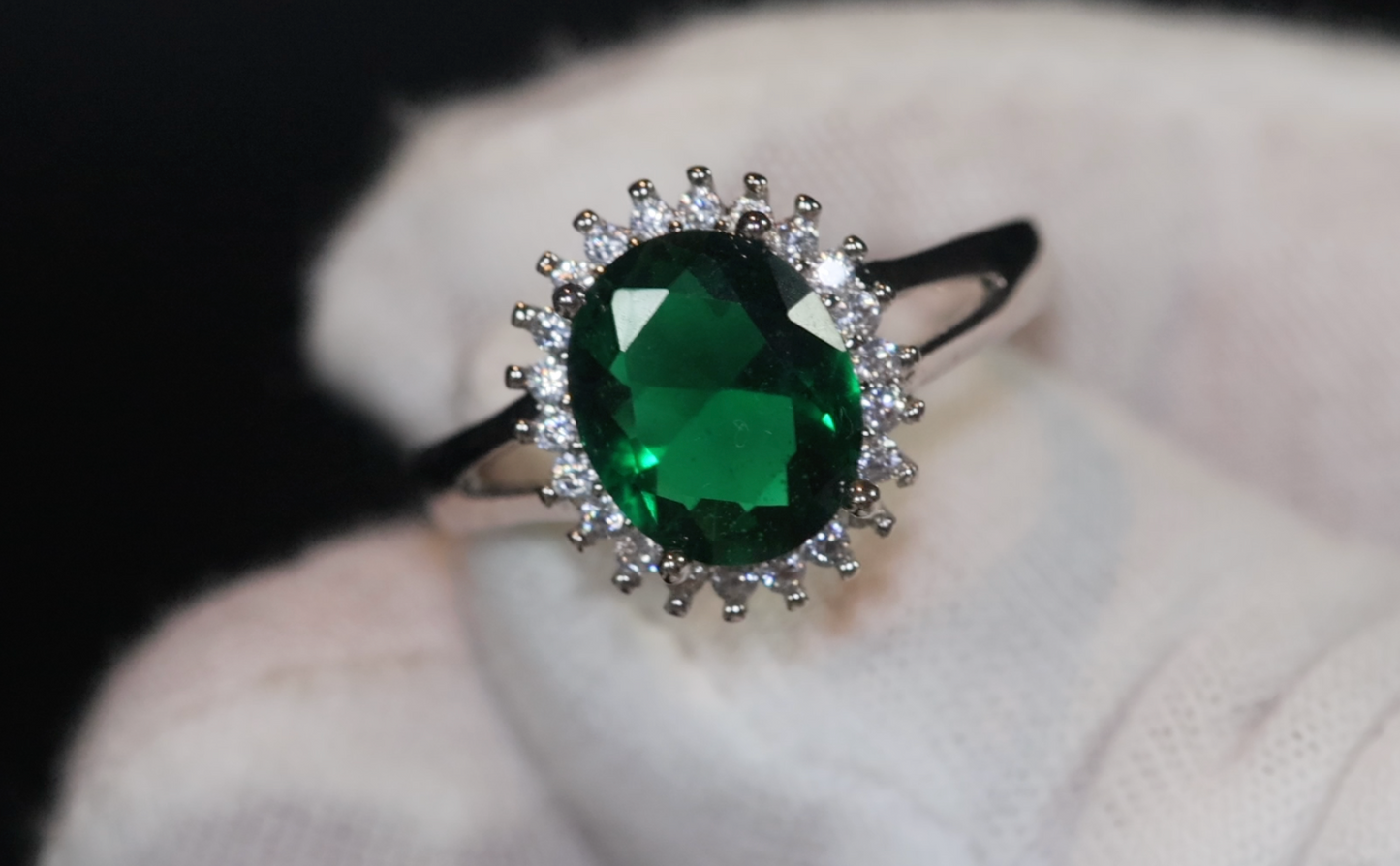 Green Diamond Ring | Green Diamond Engagement Ring | Emerald Green Ring | Green Diamond Jewelry | Green Diamond Ring with halo | Halo Ring