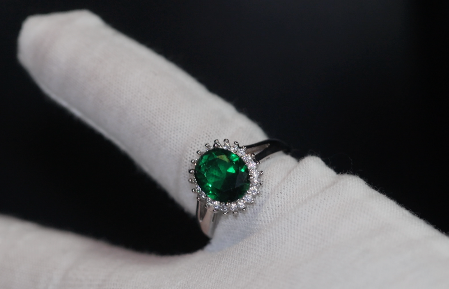 Green Diamond Ring | Green Diamond Engagement Ring | Emerald Green Ring | Green Diamond Jewelry | Green Diamond Ring with halo | Halo Ring