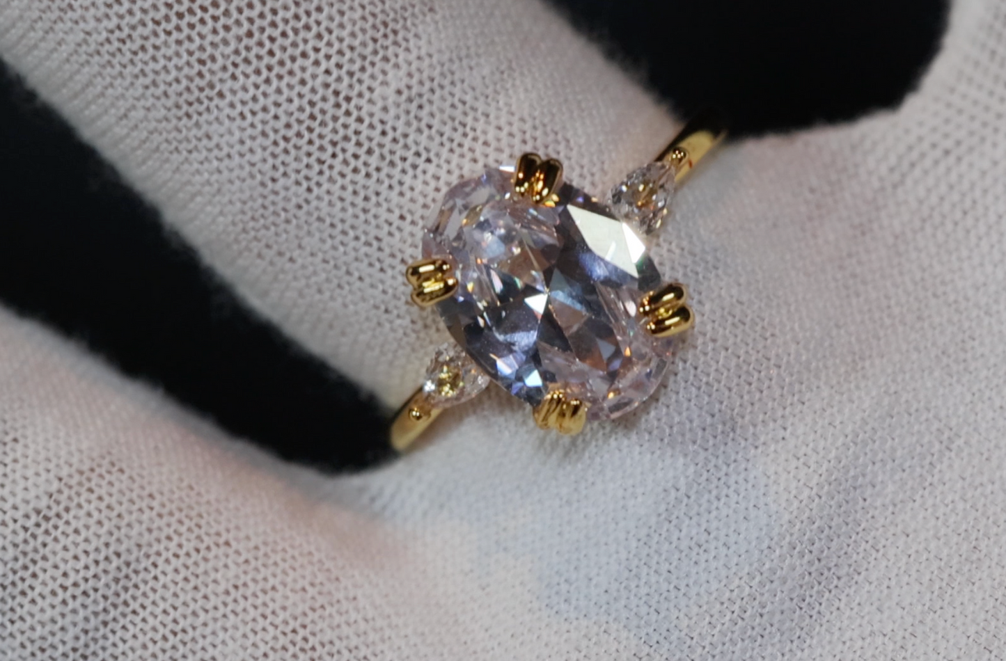 Womens Gold Oval Diamond Ring