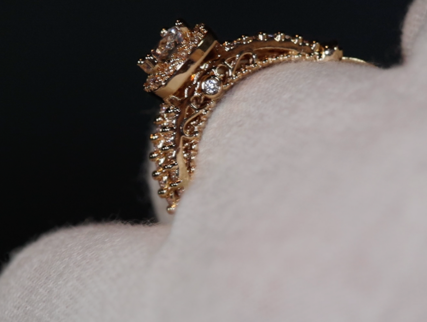 Womens Gold ring | Womens Gold Ring Set | Womens Gold Diamond Ring | Gold Ring with Diamonds | Gold Halo Engagement Ring | Halo Wedding Ring