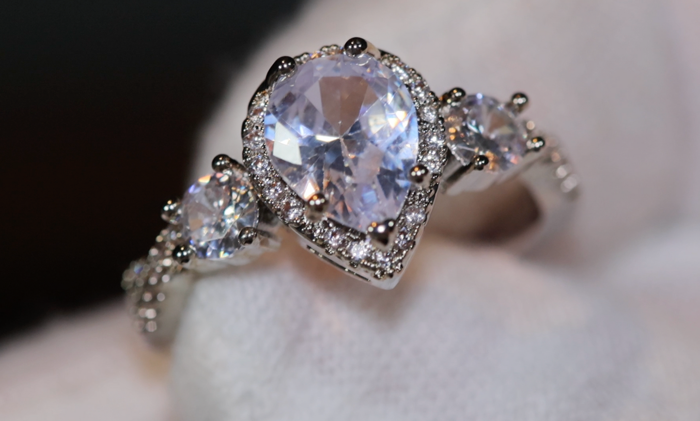 pear diamond engagement ring