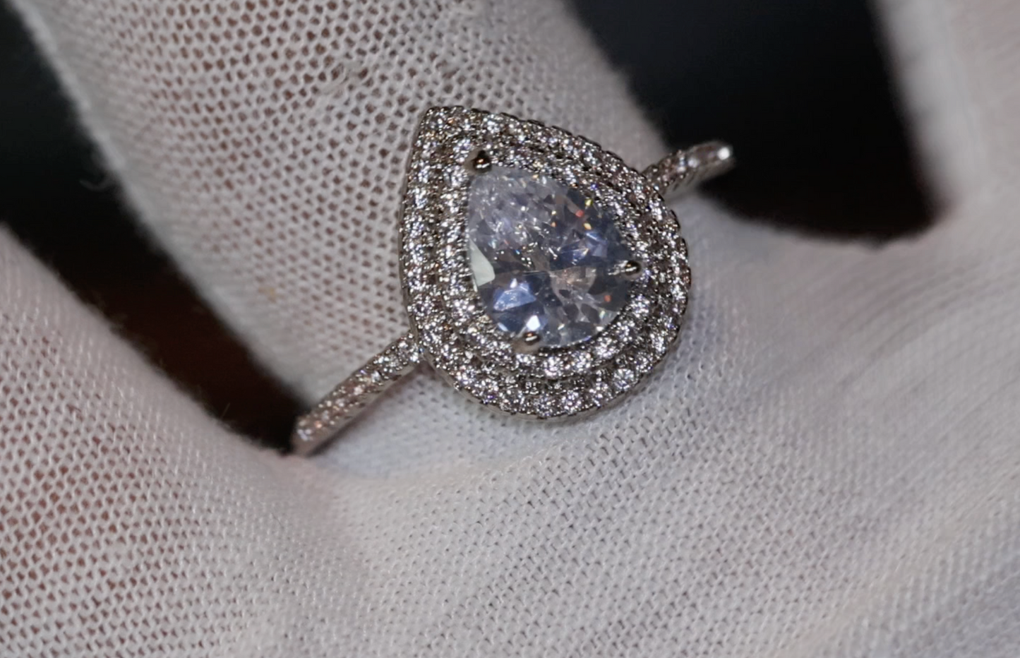 Pear cut diamond ring