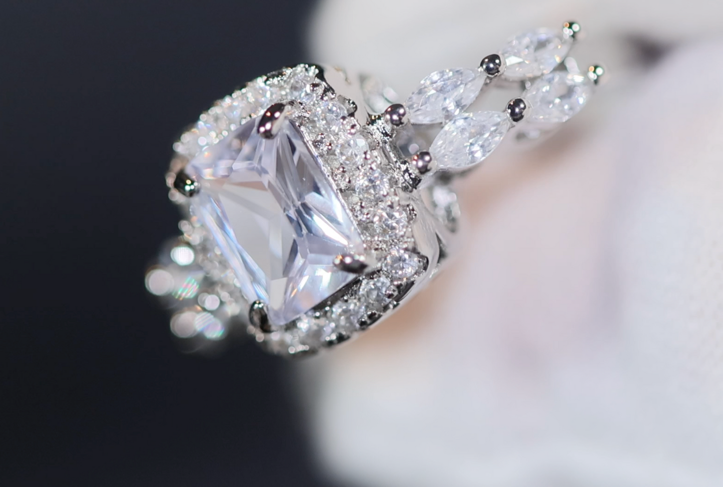 Womens diamond engagement ring