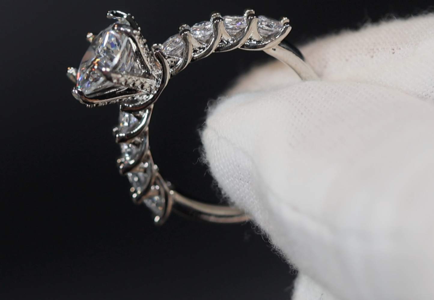 Diamond Engagement Ring | Round Diamond Engagement Ring | Brilliant Ring | Womens Engagement Ring | Diamond Ring