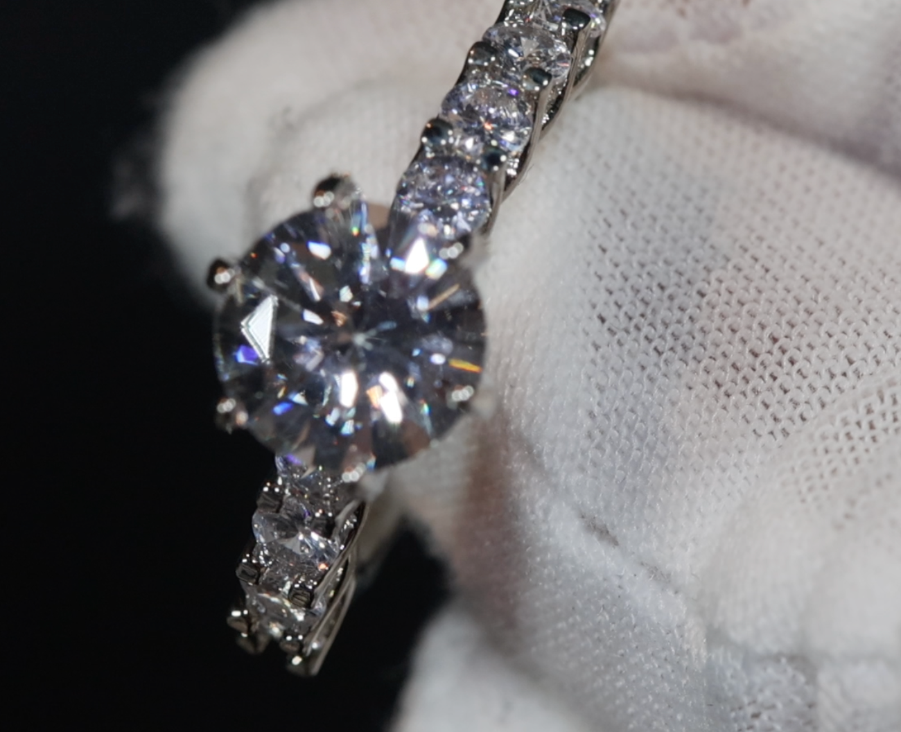 Diamond Engagement Ring | Round Diamond Engagement Ring | Brilliant Ring | Womens Engagement Ring | Diamond Ring