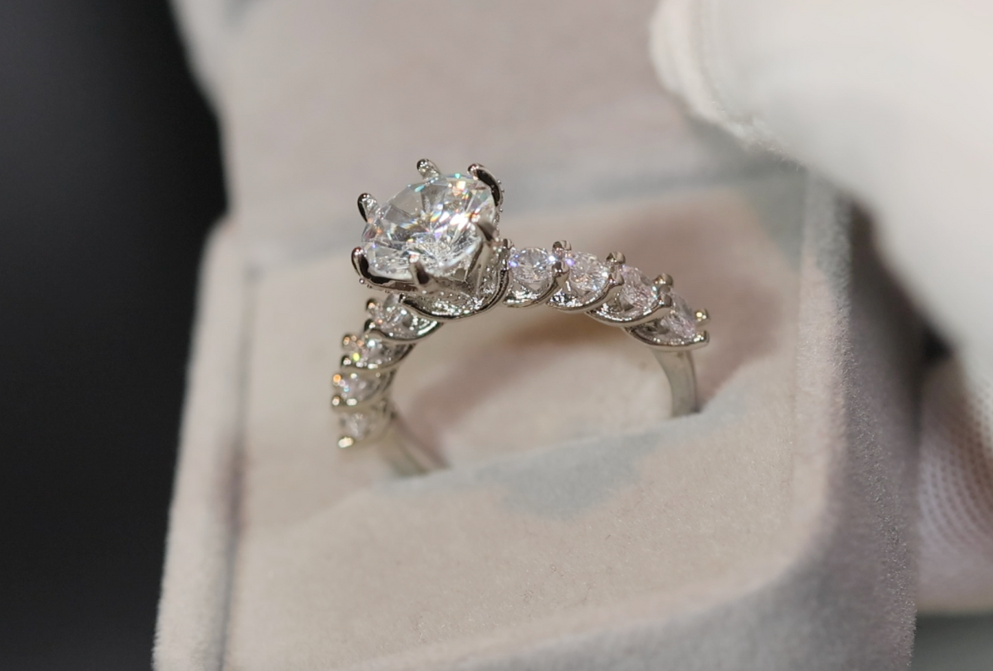 Diamond Engagement Ring | Round Diamond Engagement Ring | Brilliant Ring | Womens Engagement Ring | Diamond Ring