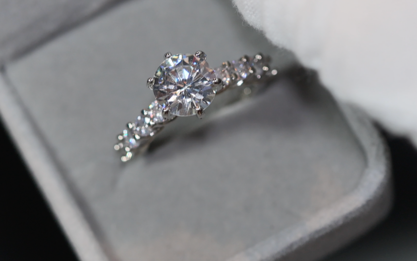 Diamond Engagement Ring | Round Diamond Engagement Ring | Brilliant Ring | Womens Engagement Ring | Diamond Ring