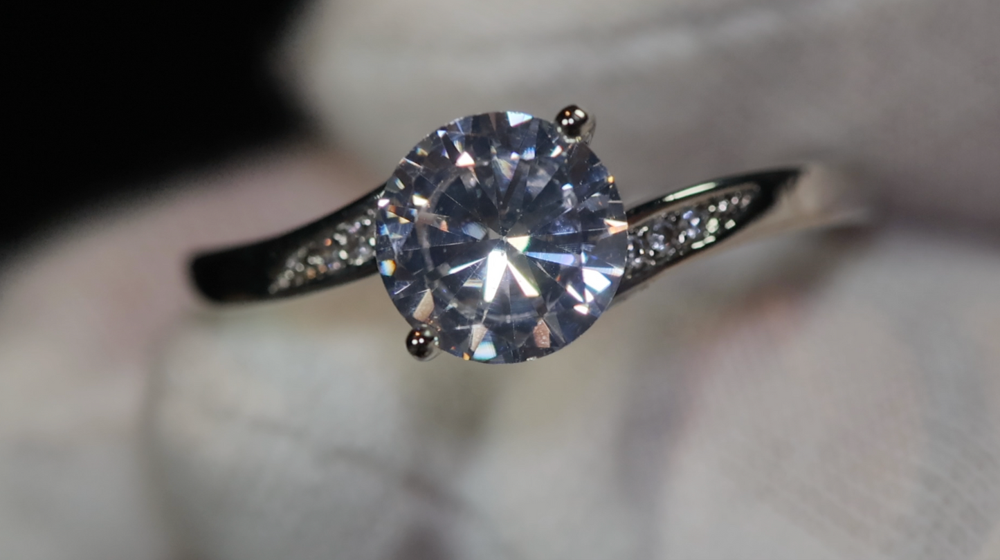 Womens Engagement Ring | Round Diamond Engagement Ring