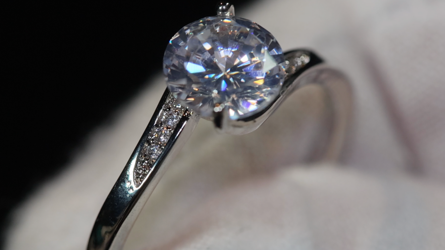 Womens Engagement Ring | Round Diamond Engagement Ring