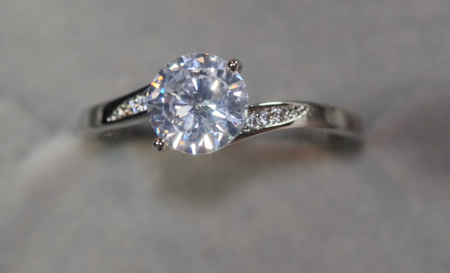 Womens Engagement Ring | Round Diamond Engagement Ring