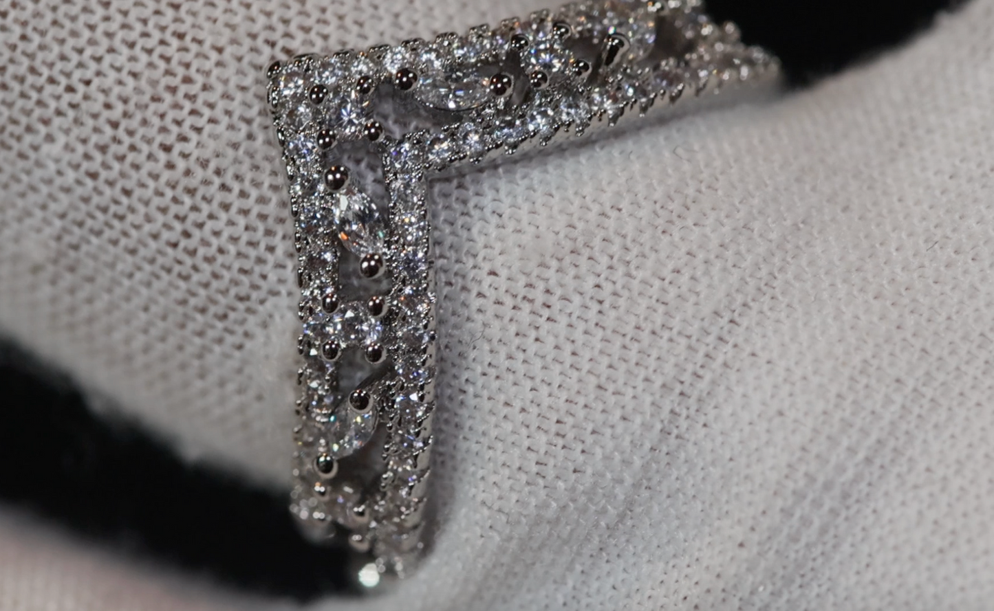 Wishbone Ring | Wishbone Engagement Ring | V Shape Engagement Ring | Wishbone Diamond Ring