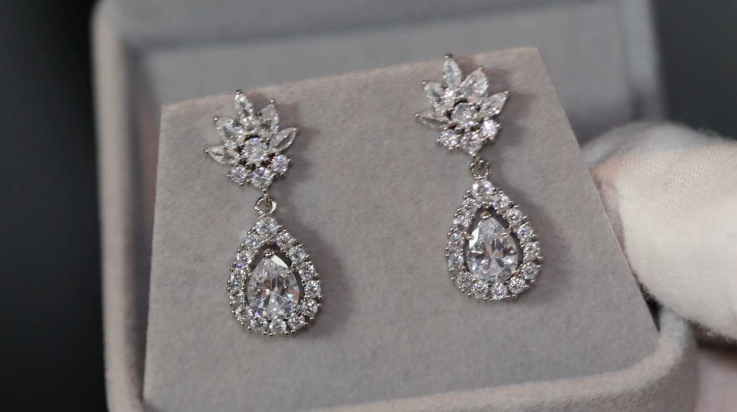 Teardrop Earrings | Diamond Earrings | Diamond Earrings | Tear drop Earrings | Womens Diamond Earrings | Earrings | Pear Shape Earrings