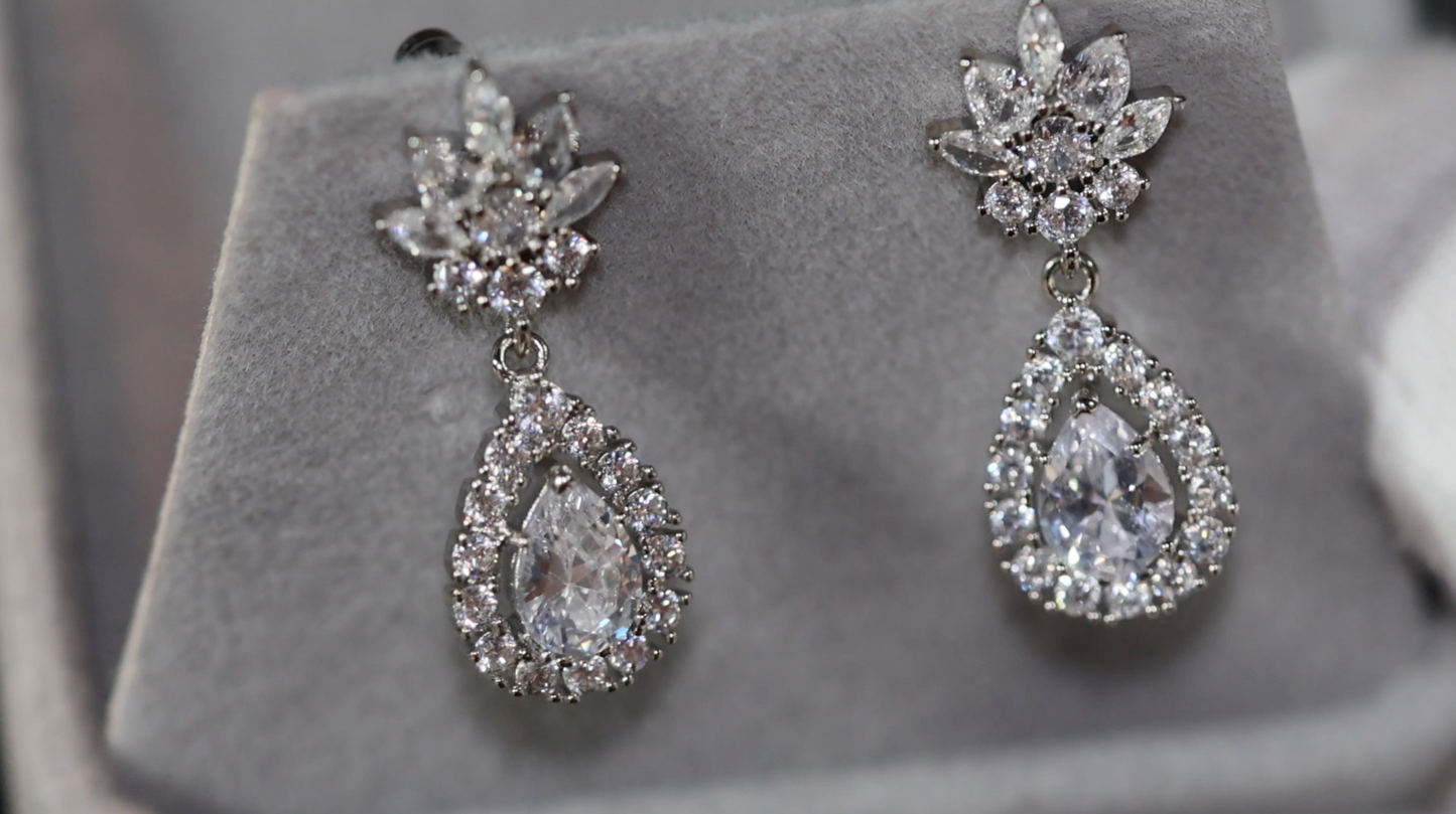 Teardrop Earrings | Diamond Earrings | Diamond Earrings | Tear drop Earrings | Womens Diamond Earrings | Earrings | Pear Shape Earrings