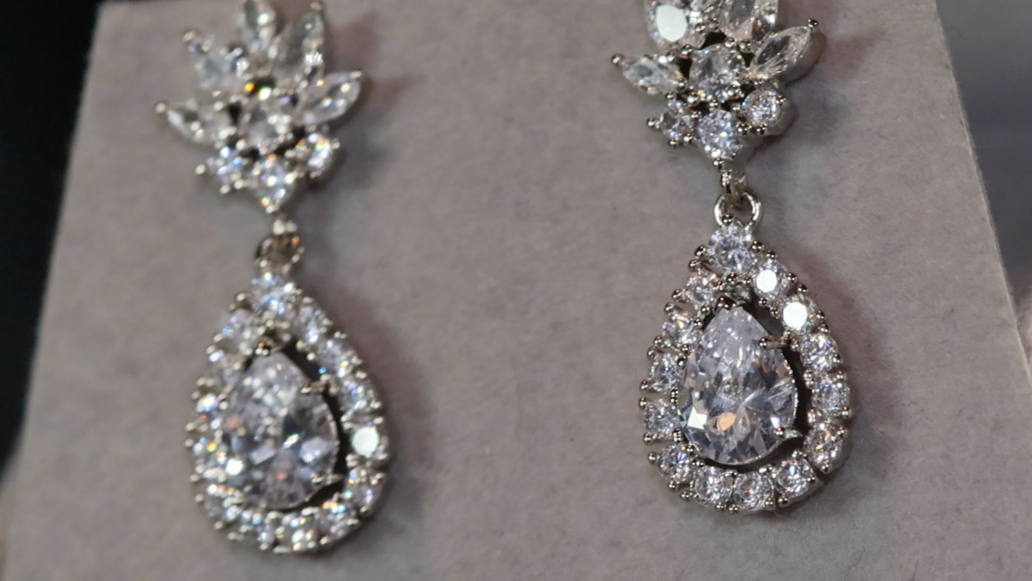 Teardrop Earrings | Diamond Earrings | Diamond Earrings | Tear drop Earrings | Womens Diamond Earrings | Earrings | Pear Shape Earrings