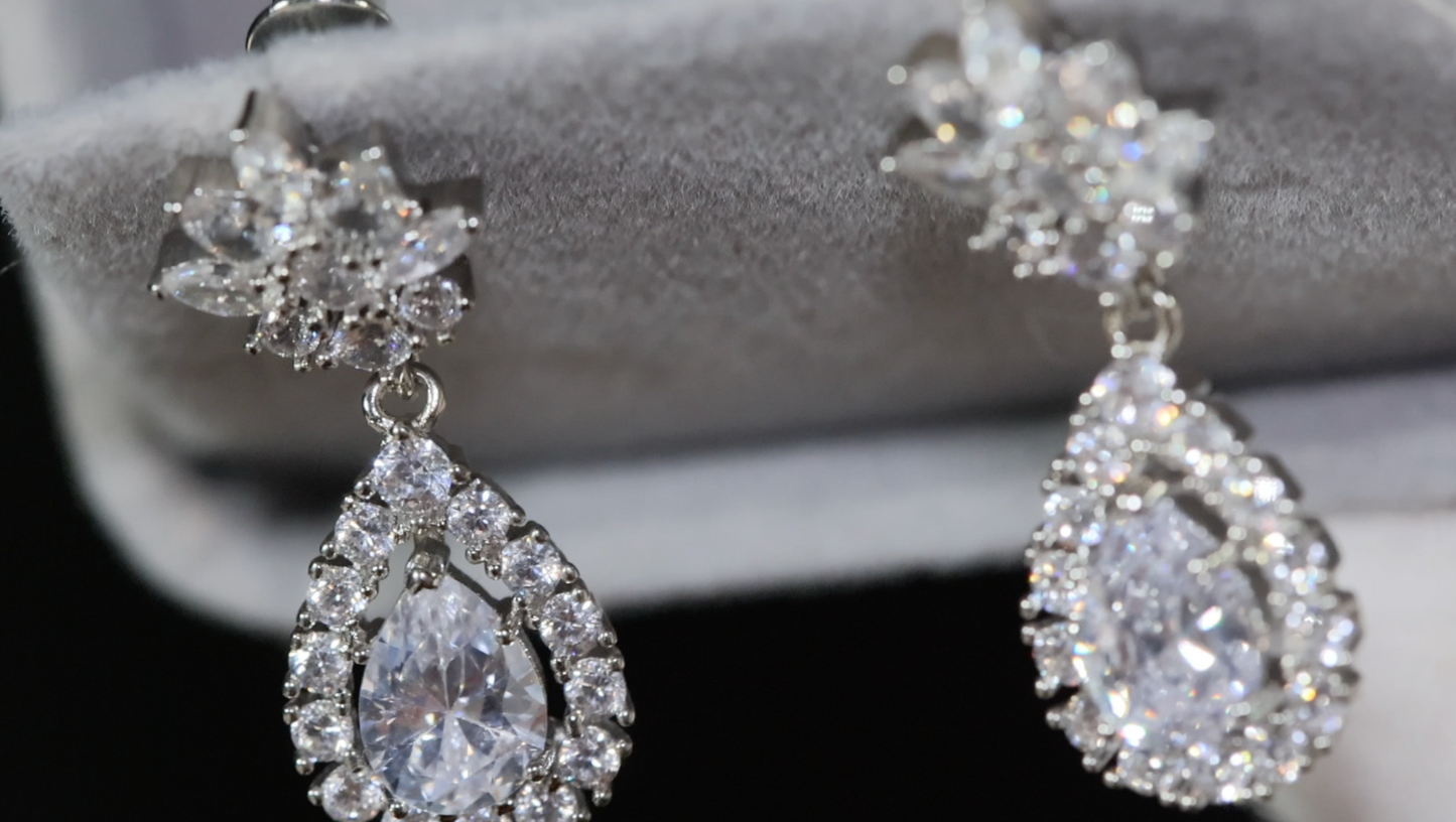 Teardrop Earrings | Diamond Earrings | Diamond Earrings | Tear drop Earrings | Womens Diamond Earrings | Earrings | Pear Shape Earrings