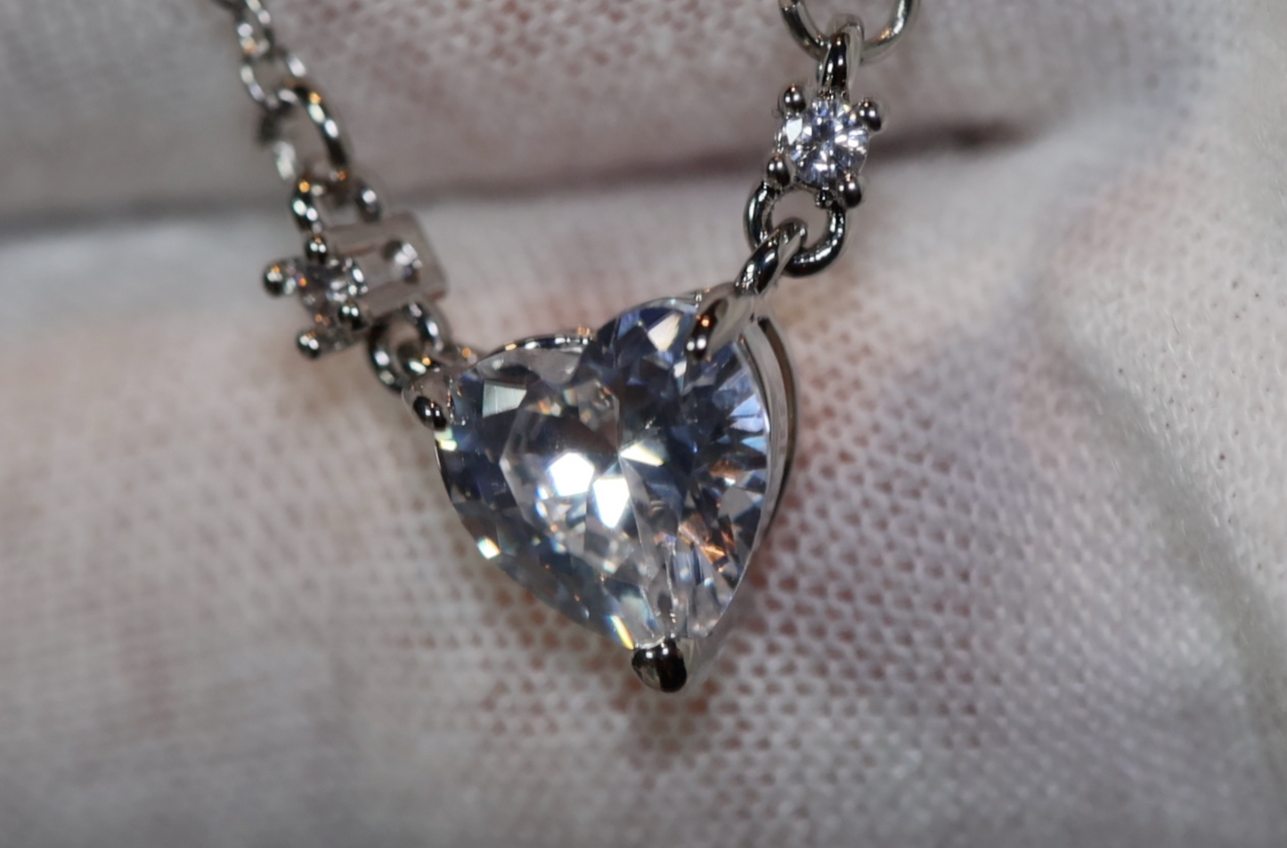 Womens Diamond Necklace | Diamond Heart Pendant