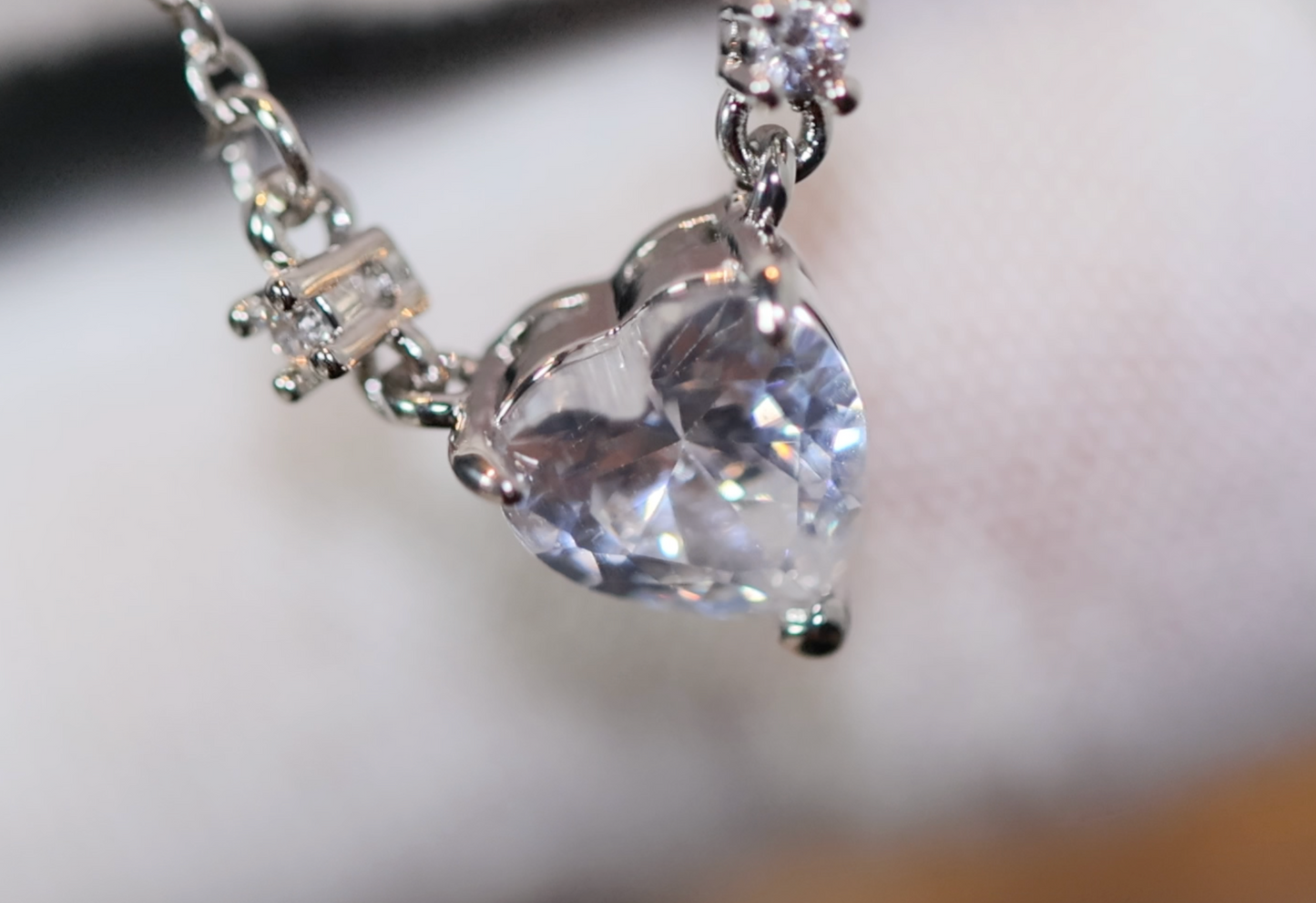Womens Diamond Necklace | Diamond Heart Pendant