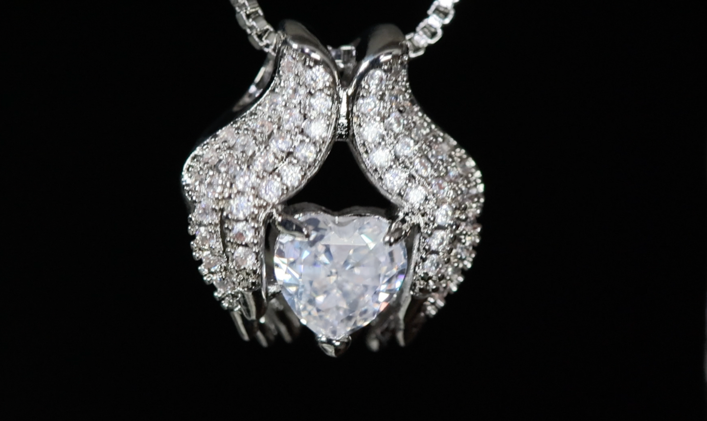 Womens Heart Diamond Pendant | Womens Heart Diamond Necklace