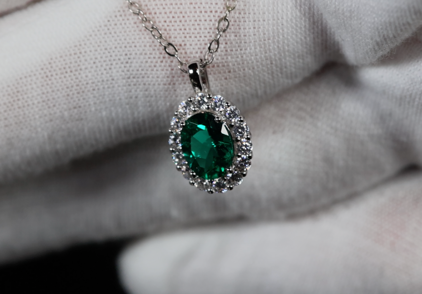Colombian Emerald Pendant | Green Oval Emerald Pendant