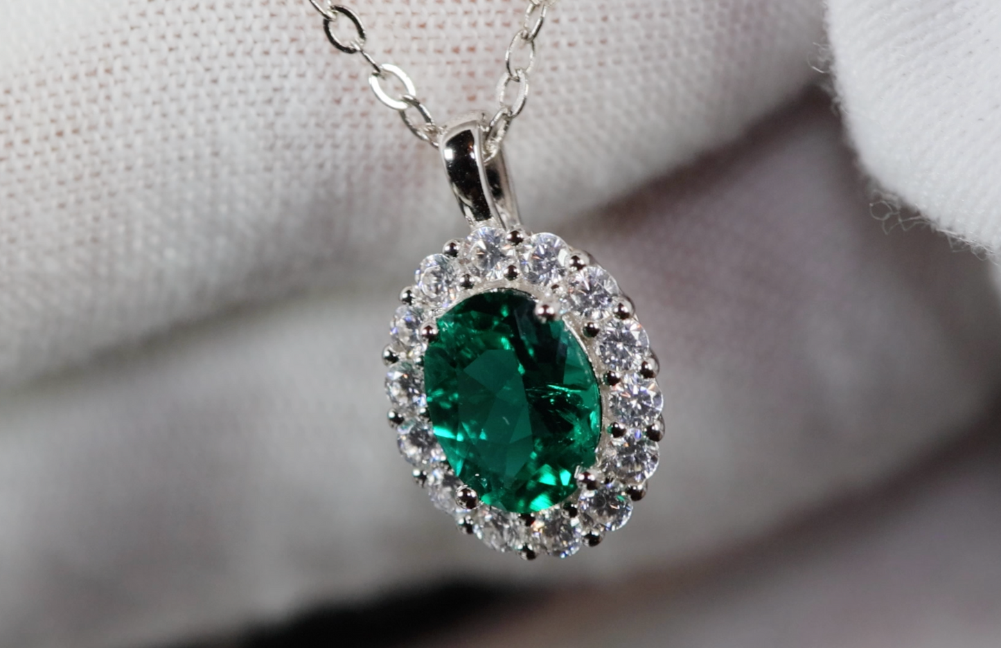 Colombian Emerald Pendant | Green Oval Emerald Pendant