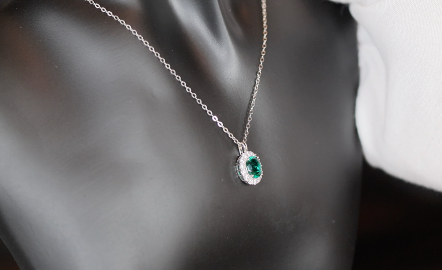 Colombian Emerald Pendant | Green Oval Emerald Pendant