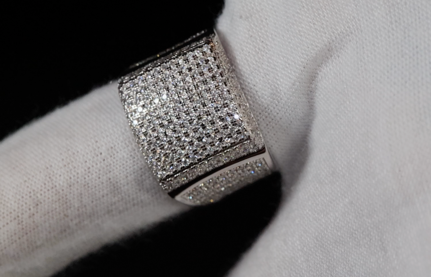 mens moissanite diamond wedding rings