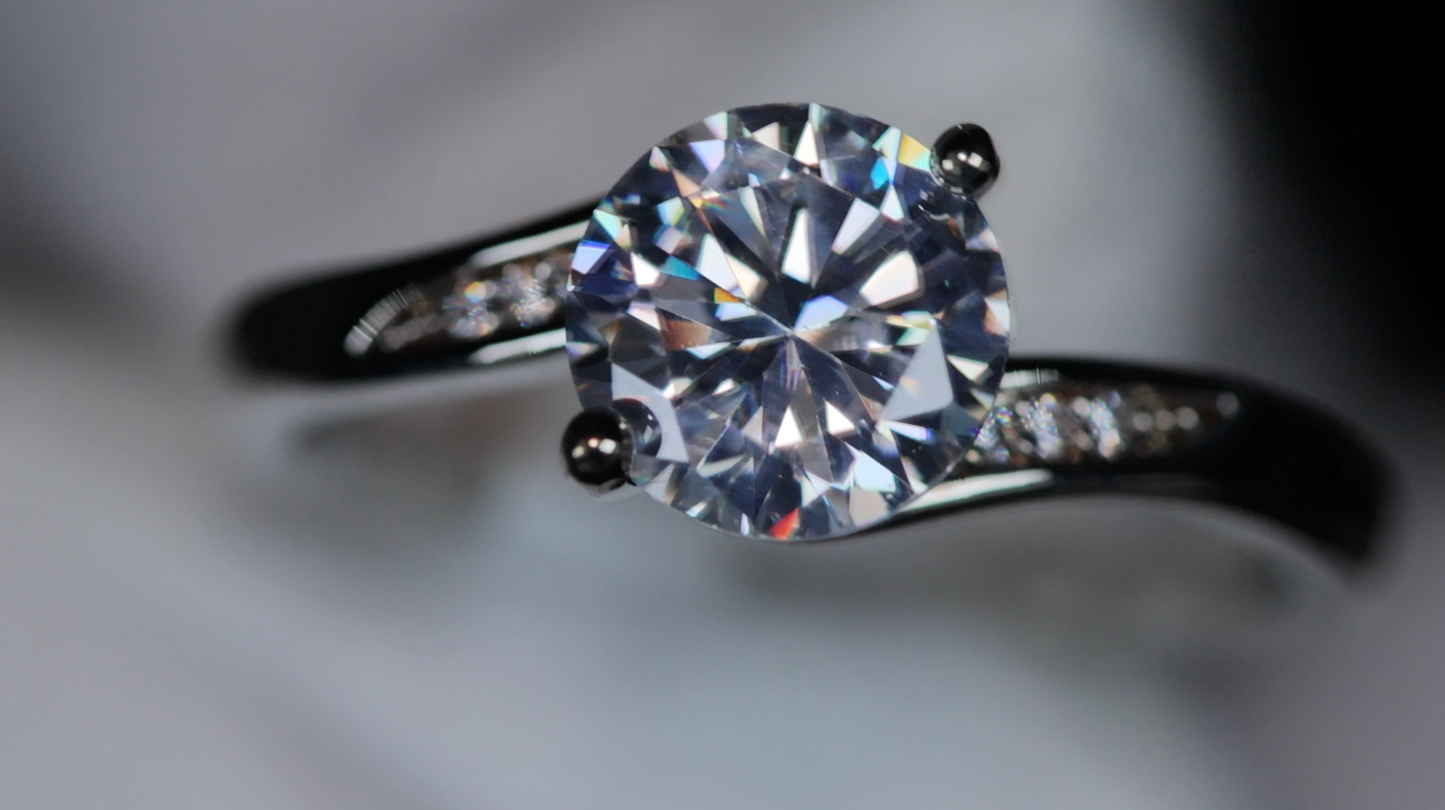 Womens Engagement Ring | Round Diamond Engagement Ring
