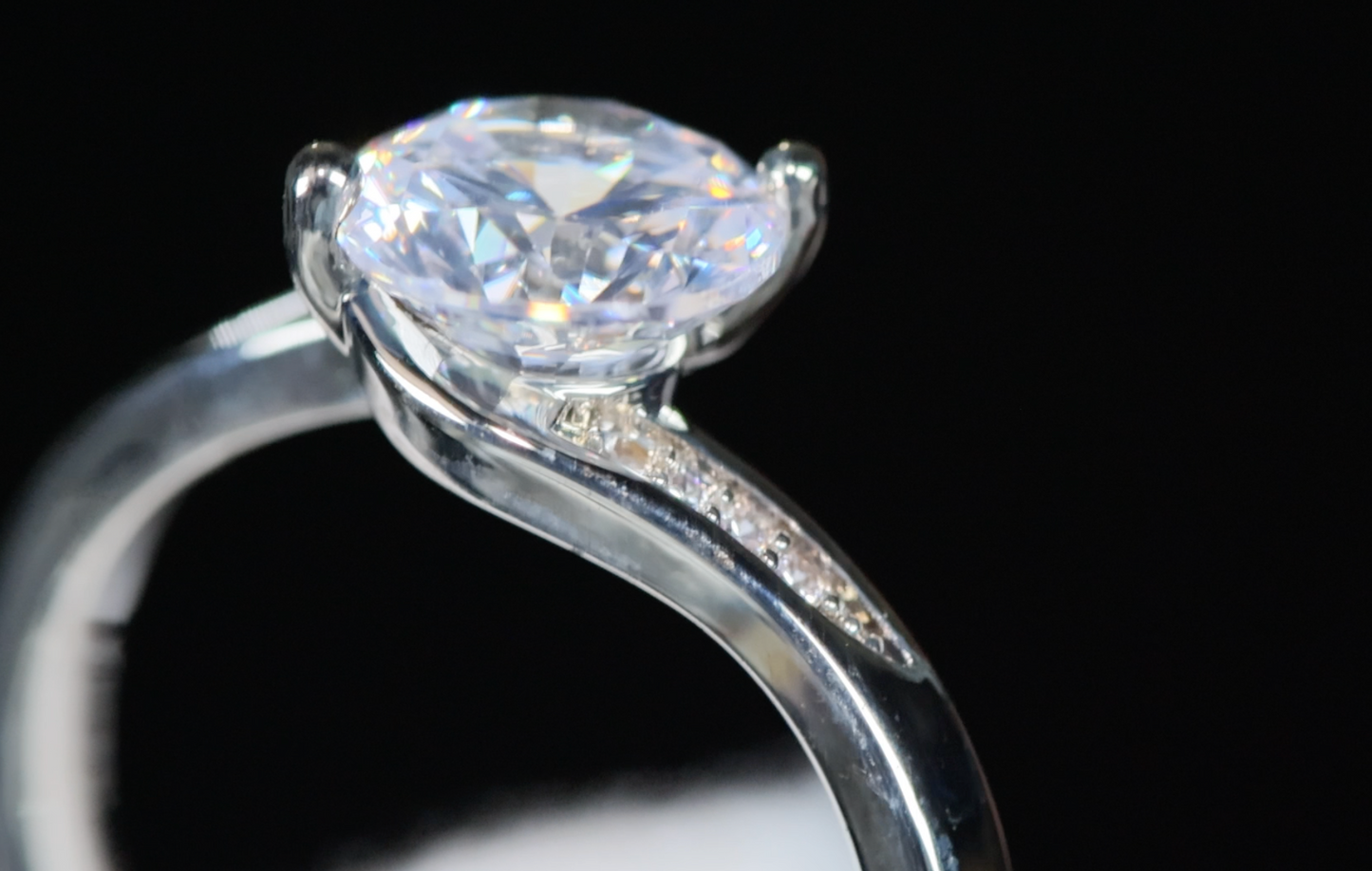 Womens Engagement Ring | Round Diamond Engagement Ring