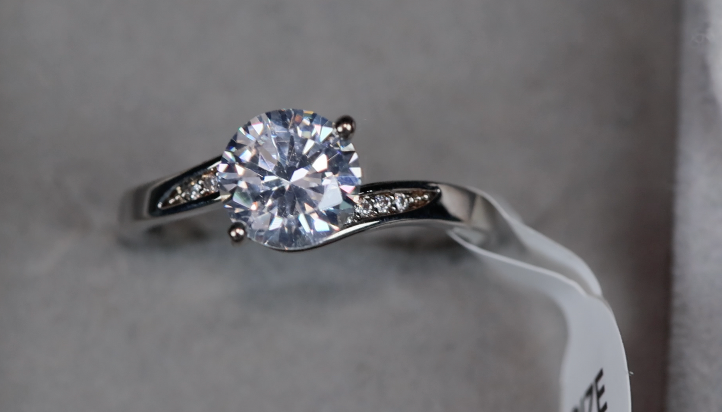 Womens Engagement Ring | Round Diamond Engagement Ring