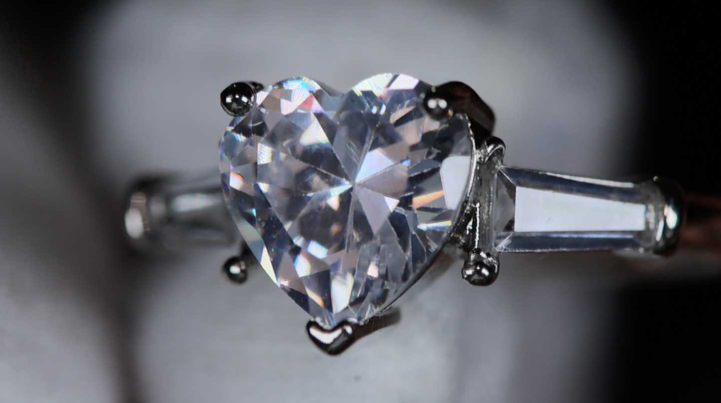 Diamond heart ring