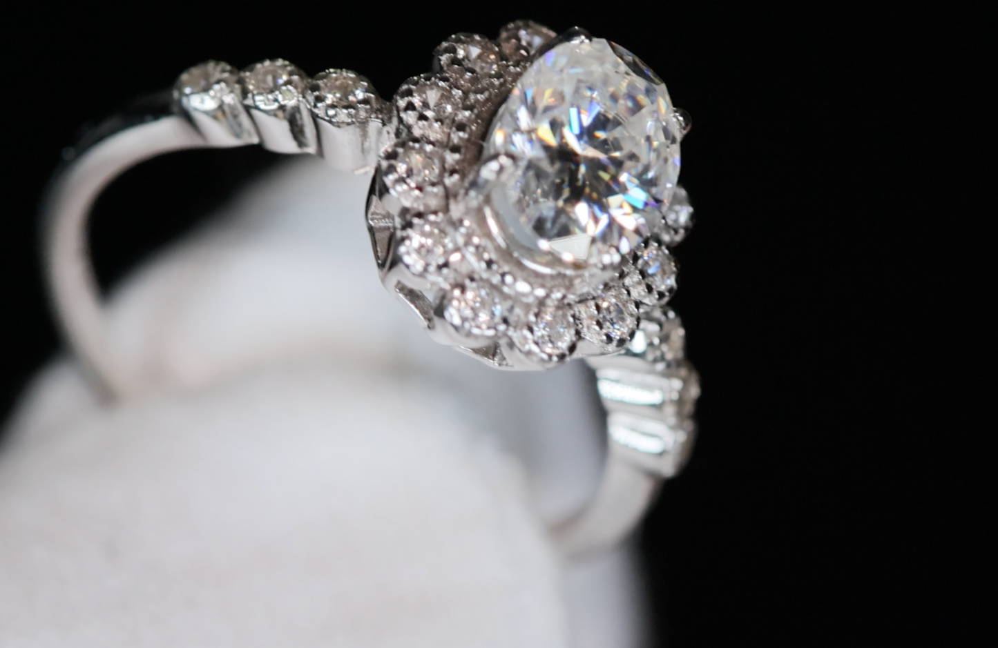 Moissanite Engagement Rings | Oval Moissanite Rings