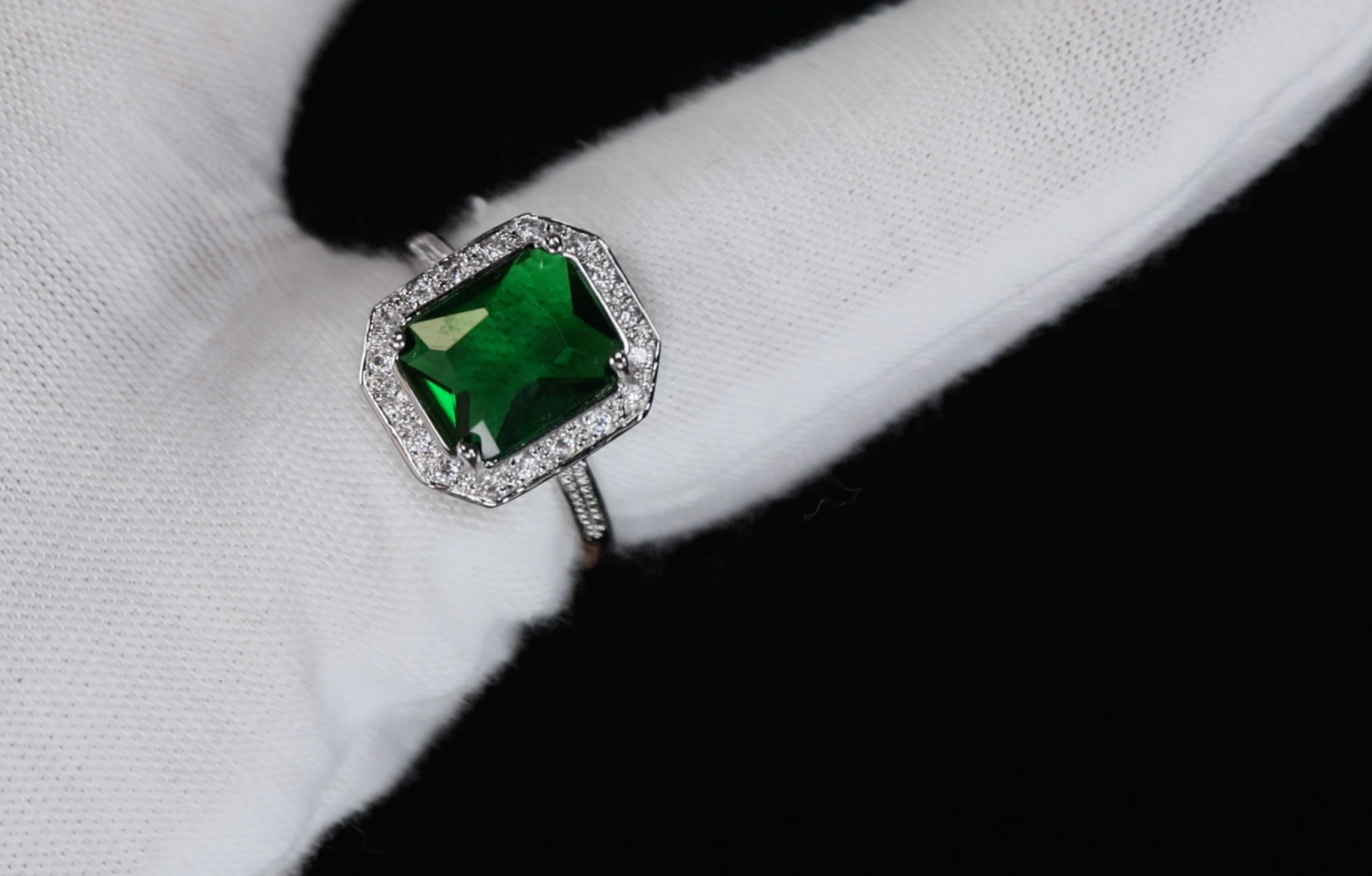 Womens Emerald Green Ring | Green Diamond Engagement Ring