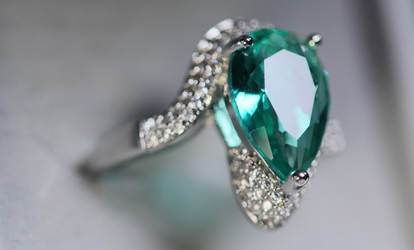 Green Pear Cut Diamond Ring | Emerald Ring | Green Teardrop Ring