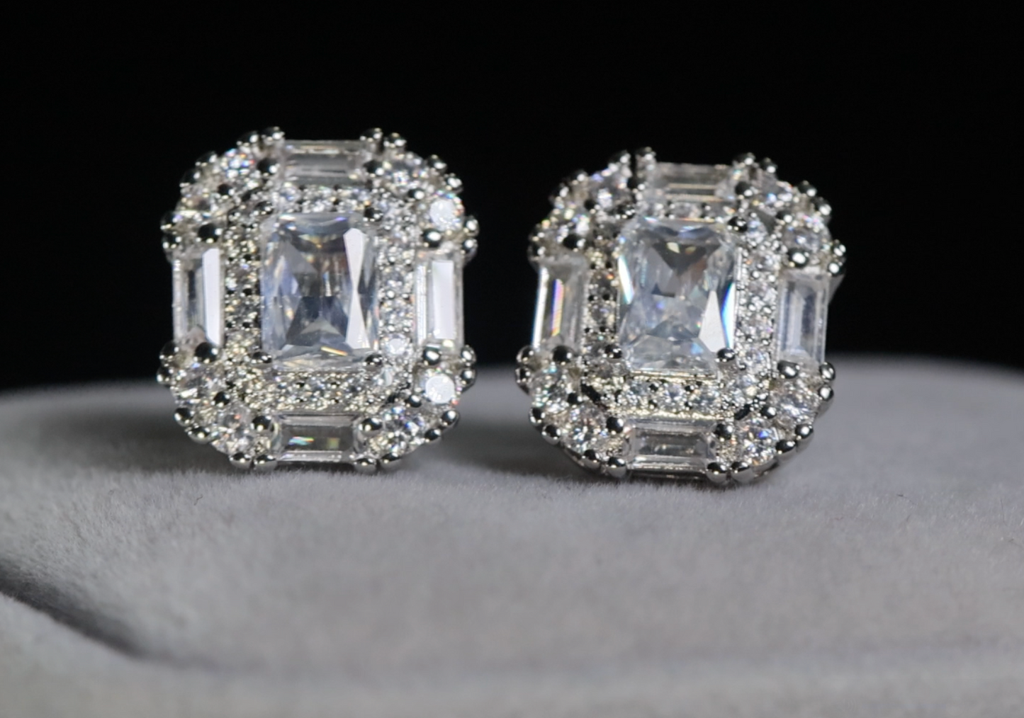 Womens Diamond Ear Studs