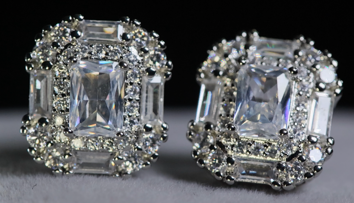 Womens Diamond Ear Studs