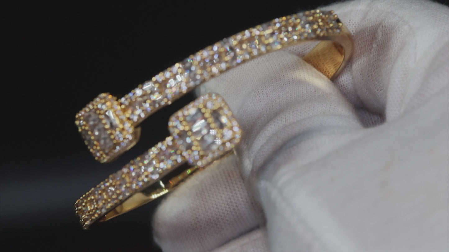 Load and play video in Gallery viewer, Gold Baguette Diamond Bracelet
