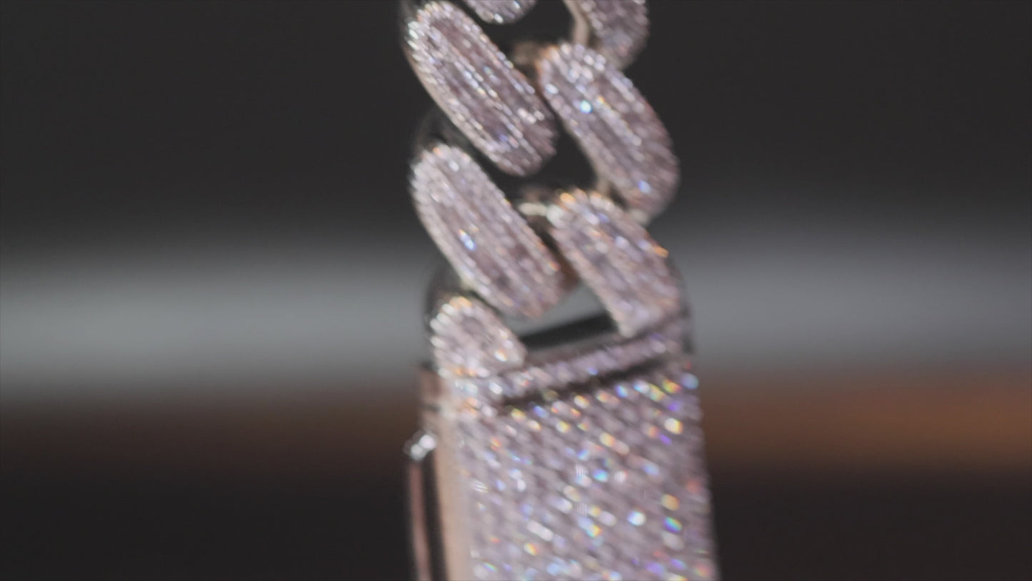 Load and play video in Gallery viewer, big iced out chain
