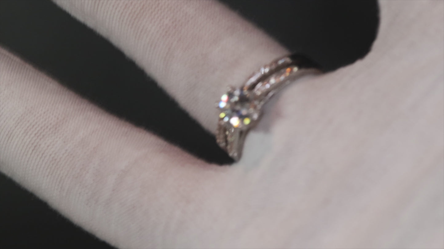 Load and play video in Gallery viewer, womens wedding ring set