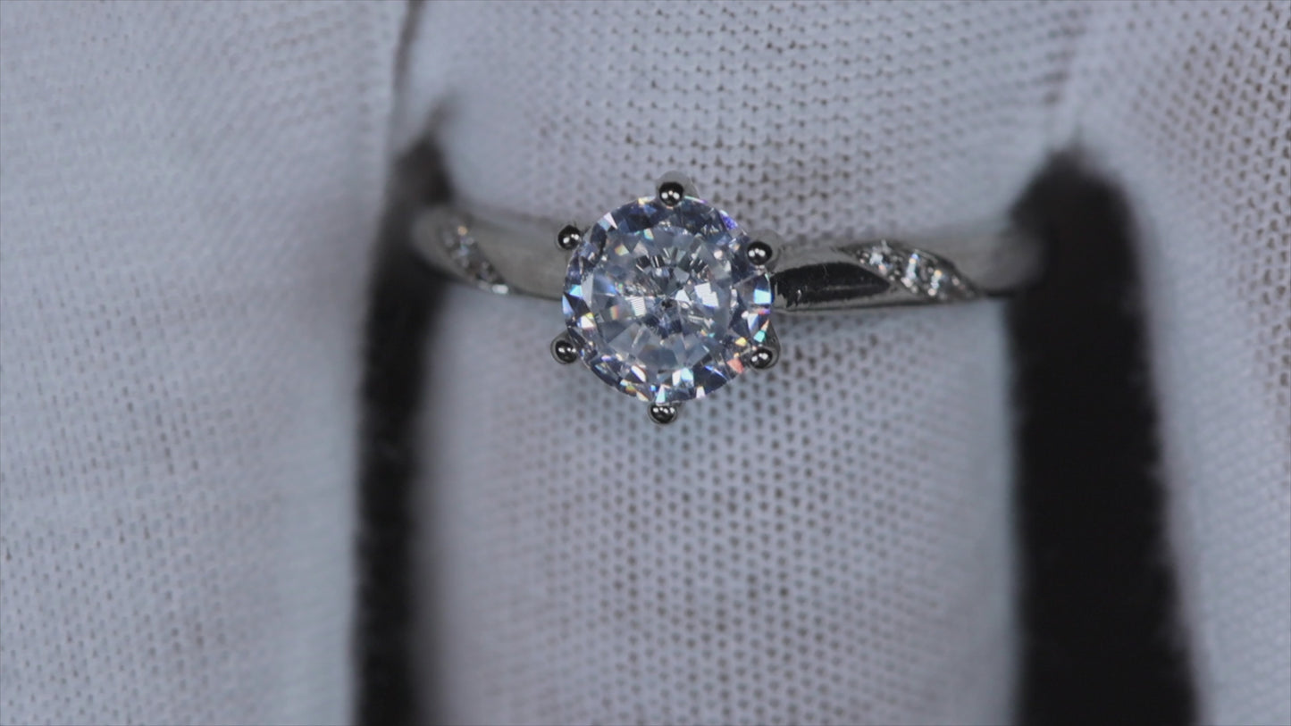 Round Diamond Engagement Ring