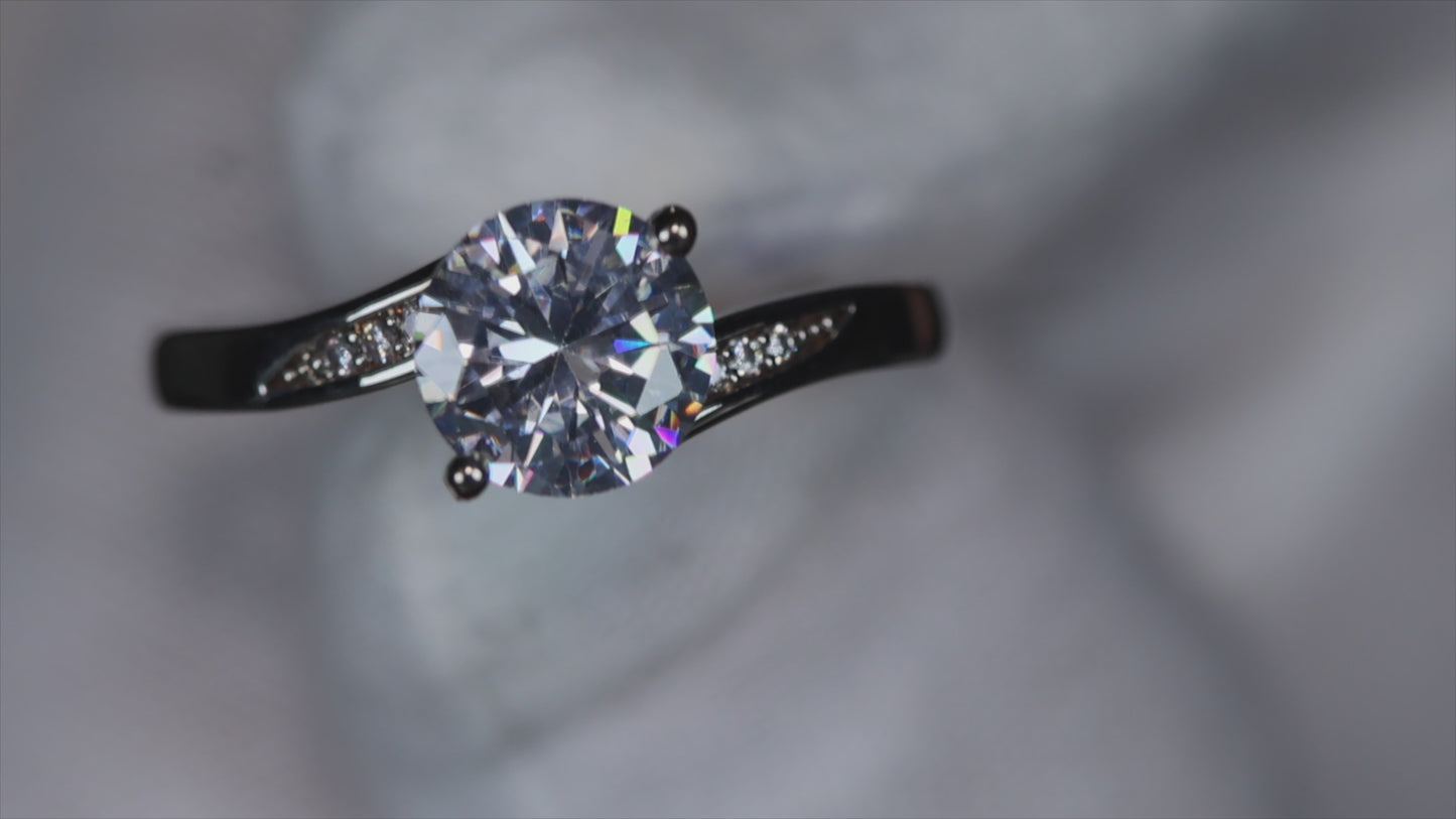 Round Diamond Engagement Ring