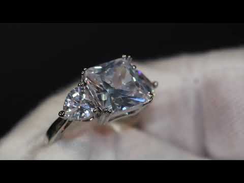 Load and play video in Gallery viewer, Three Stone Engagement Ring