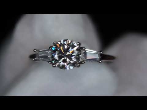 Load and play video in Gallery viewer, Womens Moissanite Diamond Engagement Ring