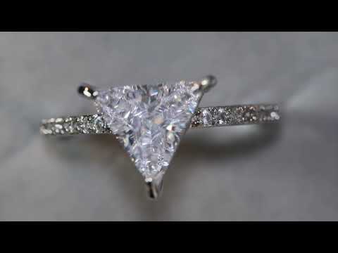 Load and play video in Gallery viewer, Trilliant cut diamond ring